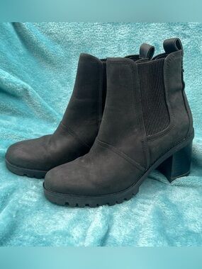 UGG Women's Black Chelsea Block Heel Ankle Boots